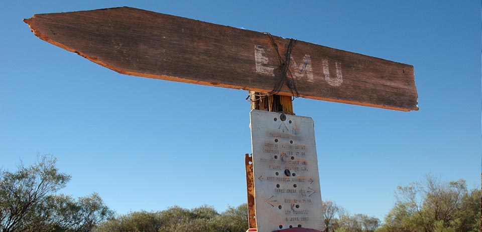 Beadell sign pointing to Emu Atomic Site